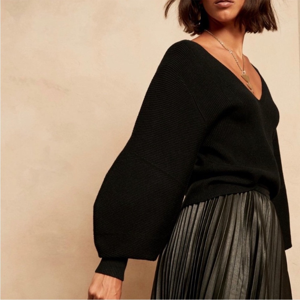 Banana Republic Balloon Sleeve Vneck Sweater - S